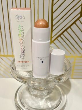 ✨ TYS Beauty Dew Stick Highlighter Honeydew | New in Box | Full Size ✨